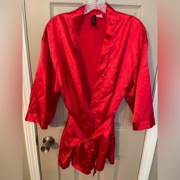 Dreamgirl Other - Dreamgirl red satin finish shorty belted robe.​